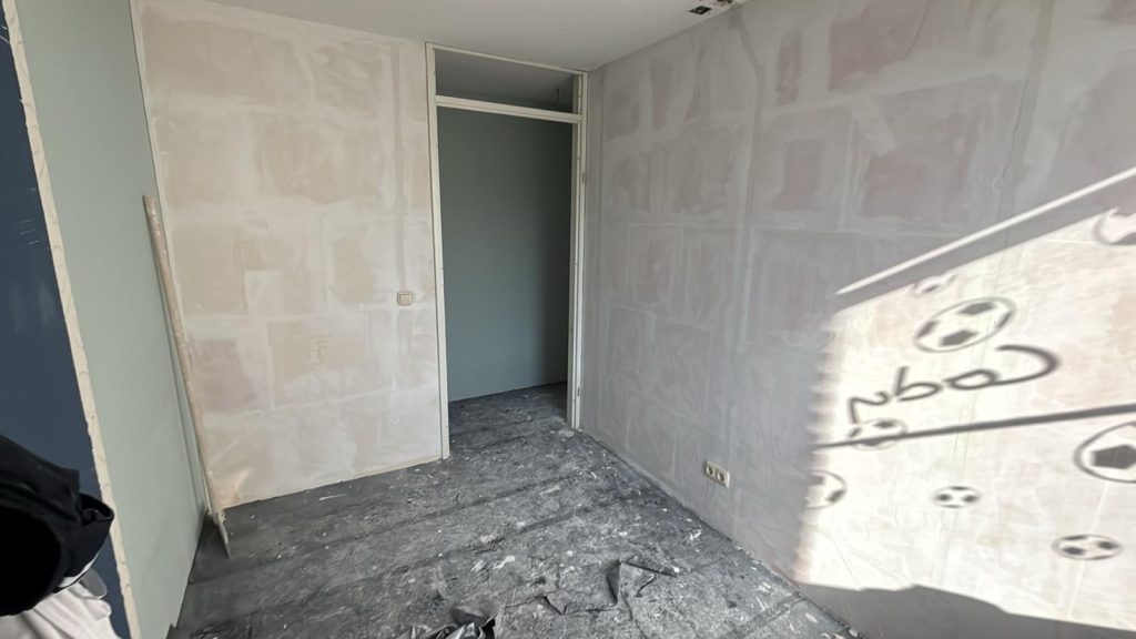 Nieuwe kamer door tussenwanden